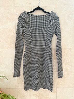 French Connection Black Cream Houndstooth Bodycon Cold Shoulder Dress 6 NWT